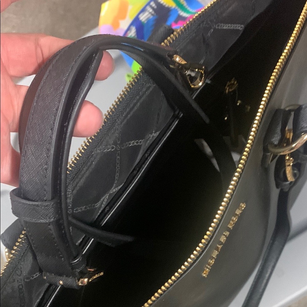 MICHAEL KORS KARLA MULTIFUNCTIONAL BLACK LARGE TOTE 5214 - Picture 13 of 15